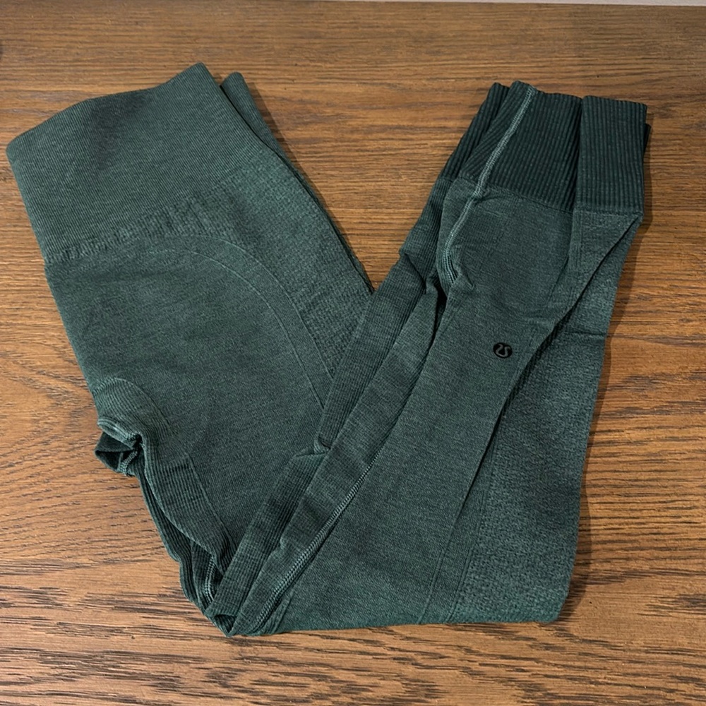 Lululemon Zone In Compression Tights (size 8)
